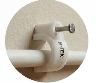FIXADOR DE FIOS 8mm 300 PCTS - 1CX R$2,20